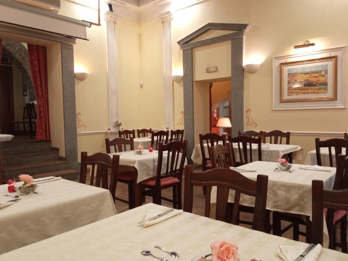 Hotel Casale Certosa à Pavona Extérieur photo