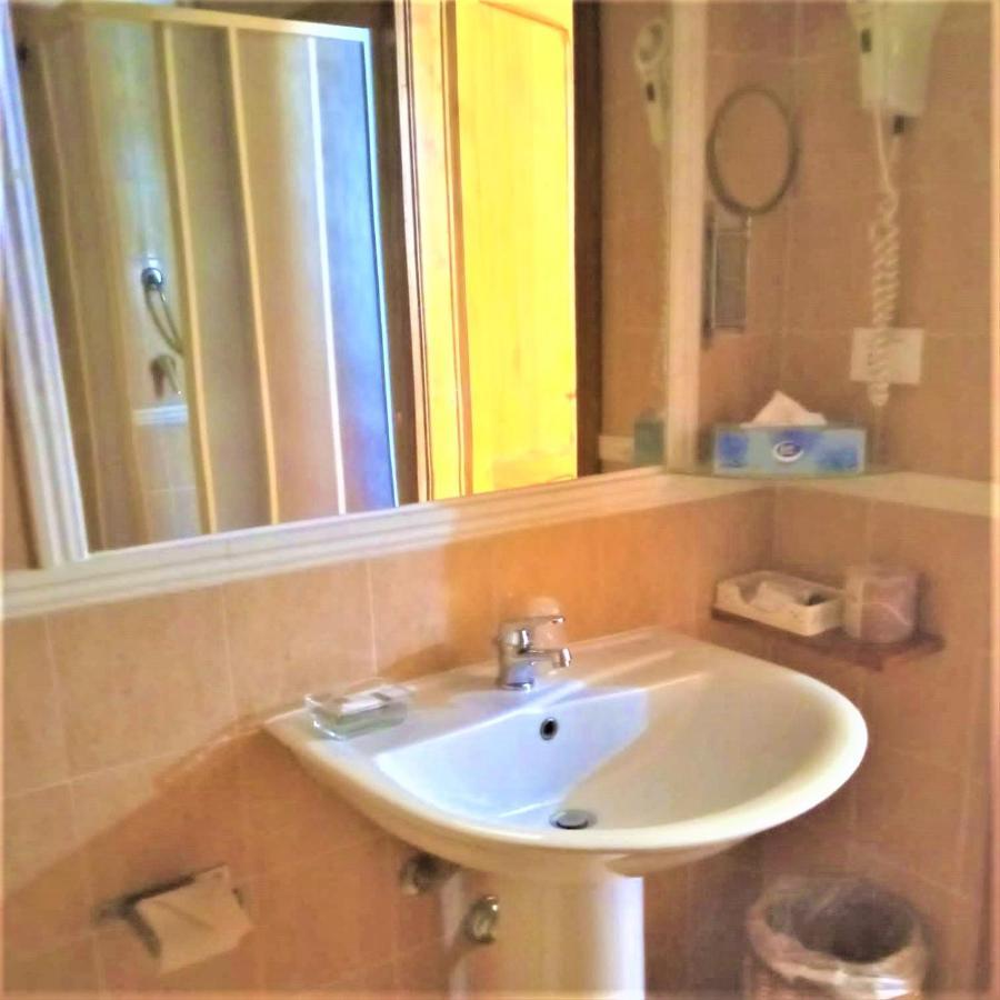 Hotel Casale Certosa à Pavona Extérieur photo