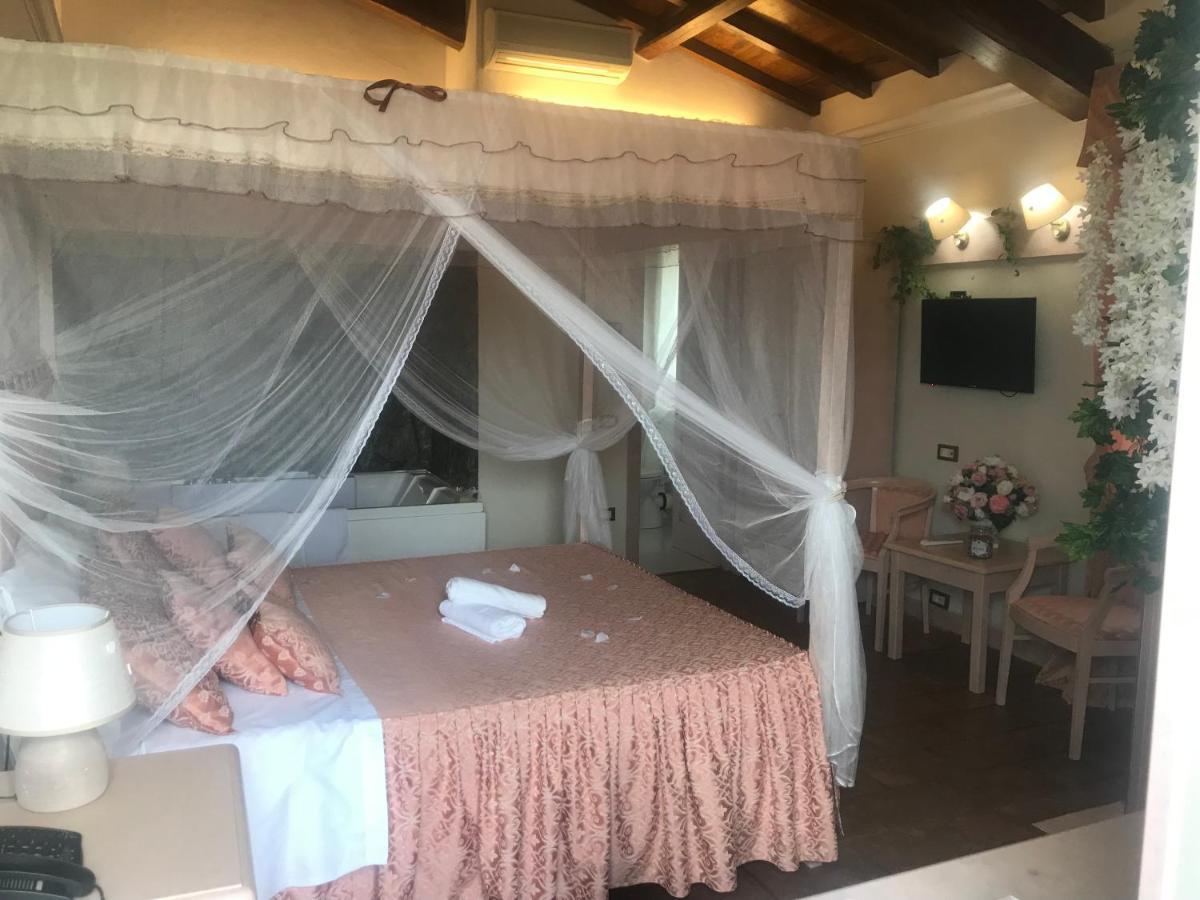 Hotel Casale Certosa à Pavona Extérieur photo