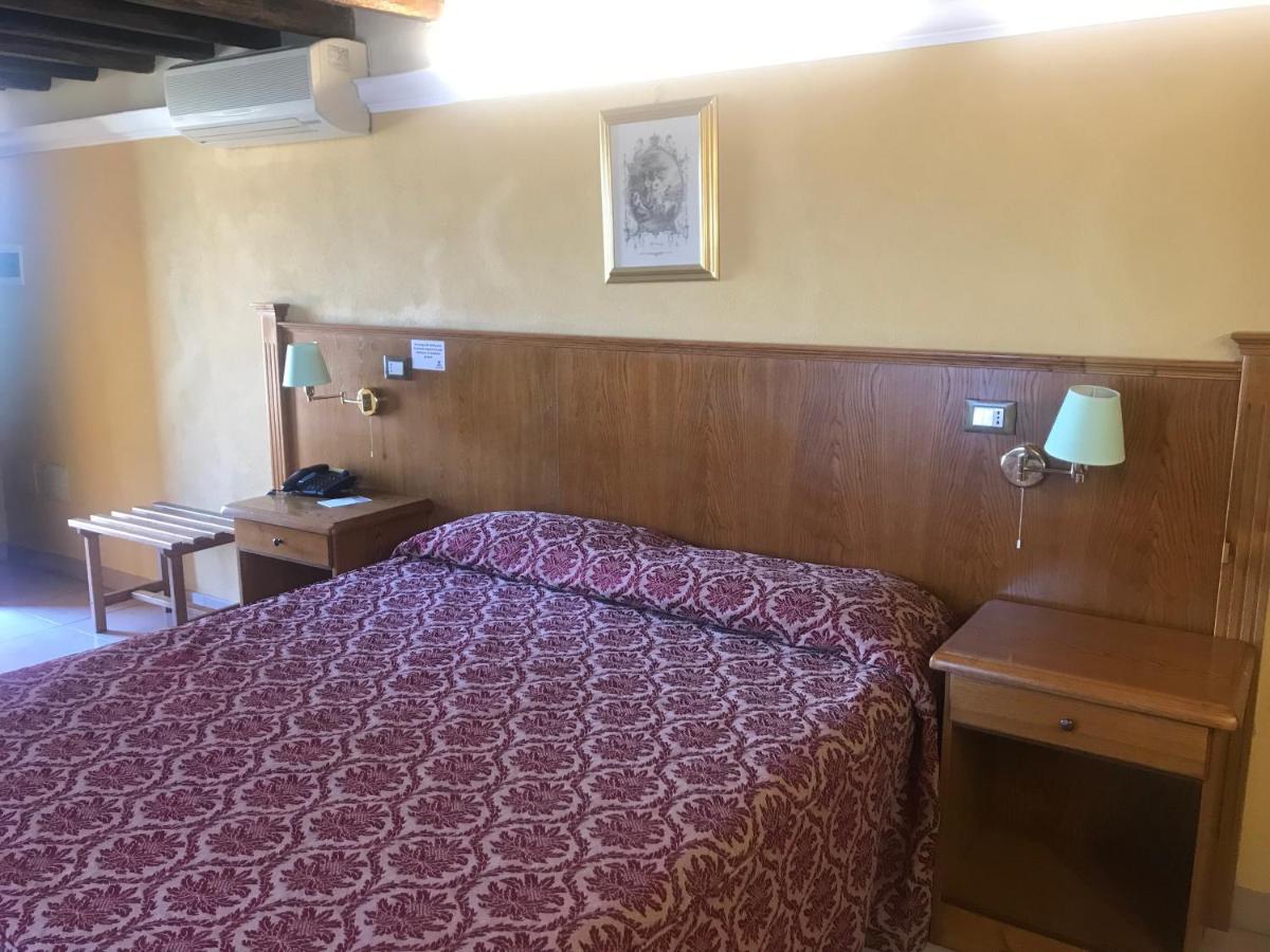Hotel Casale Certosa à Pavona Extérieur photo